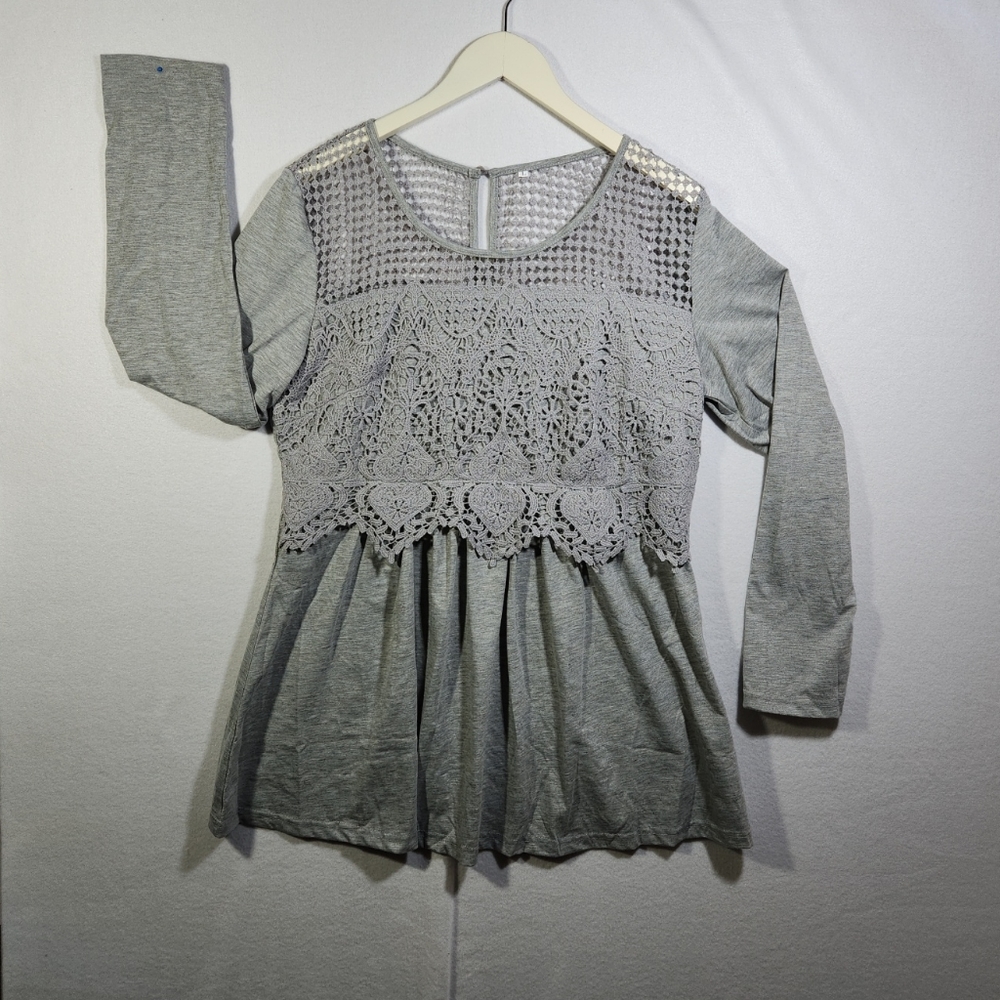 NWOT Tunic Blouse Adult Large Gray Long Sleeve Embroidered Top Size Large.